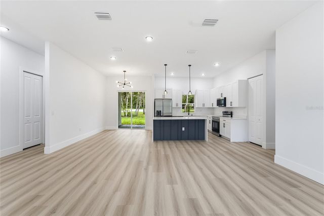 3812 E WALKER STREET, Inverness, FL 34453