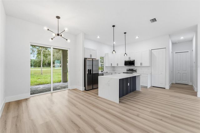 3812 E WALKER STREET, Inverness, FL 34453