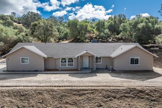 46474 Longview Lane W, Coarsegold, CA 93614