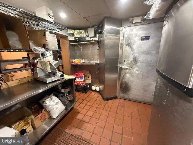 220 N 10TH ST, Philadelphia, PA 19107