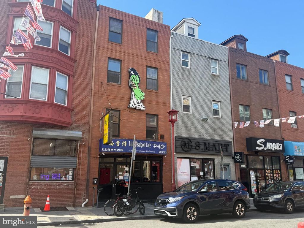 220 N 10TH ST, Philadelphia, PA 19107