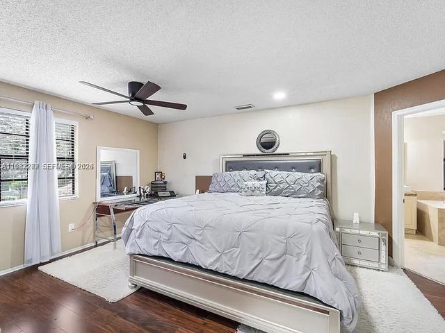 1431 SW 87th Way 0, Pembroke Pines, FL 33025