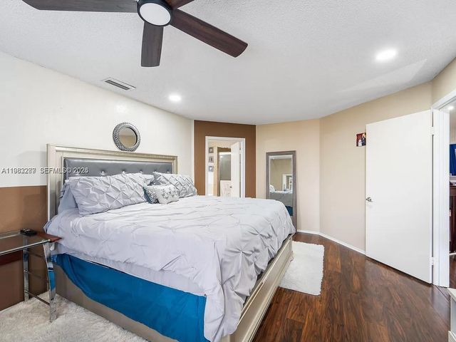 1431 SW 87th Way 0, Pembroke Pines, FL 33025