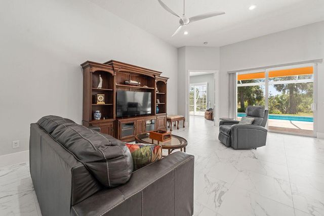 3352 SE Cascadia Way, Hobe Sound, FL 33455