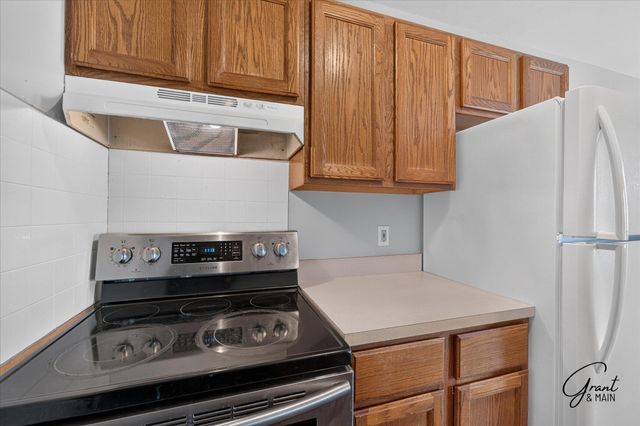 30761 Hidden Pines Lane, Roseville, MI 48066