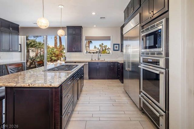 8856 Rainbow Ridge Drive, Las Vegas, NV 89117