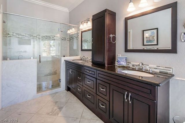 8856 Rainbow Ridge Drive, Las Vegas, NV 89117