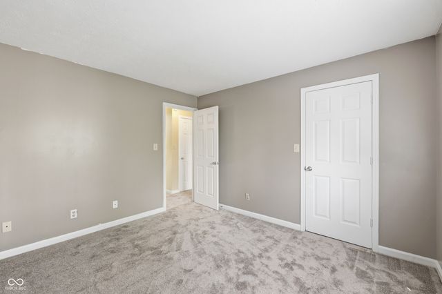 235 Meadow Glen Drive, Avon, IN 46123