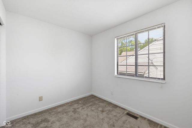 235 Meadow Glen Drive, Avon, IN 46123