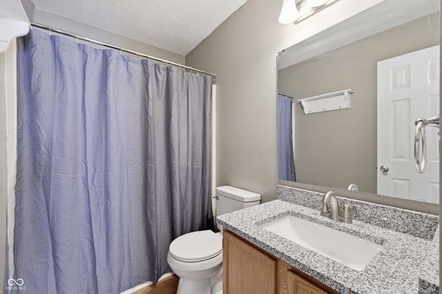 235 Meadow Glen Drive, Avon, IN 46123