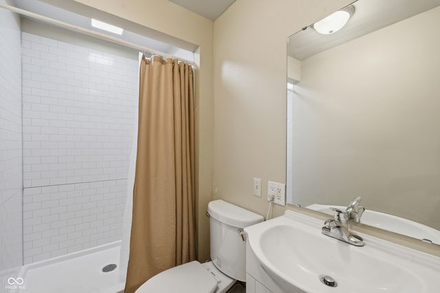 235 Meadow Glen Drive, Avon, IN 46123