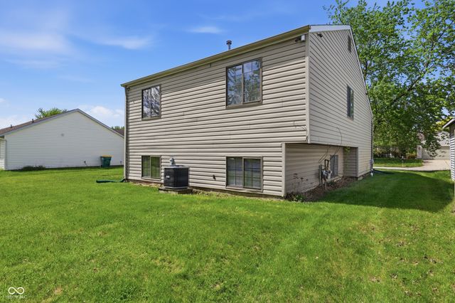 235 Meadow Glen Drive, Avon, IN 46123