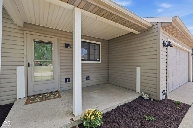 235 Meadow Glen Drive, Avon, IN 46123