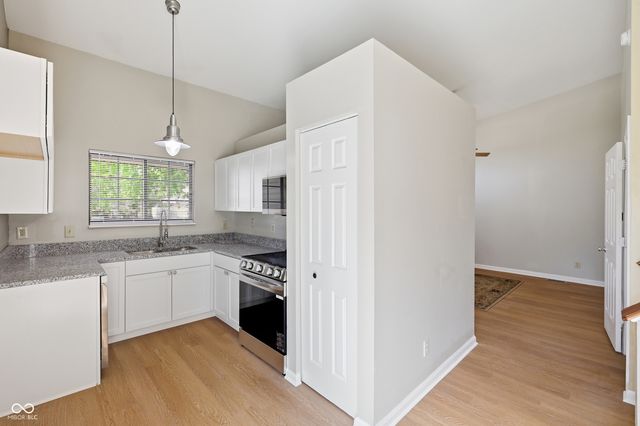 235 Meadow Glen Drive, Avon, IN 46123