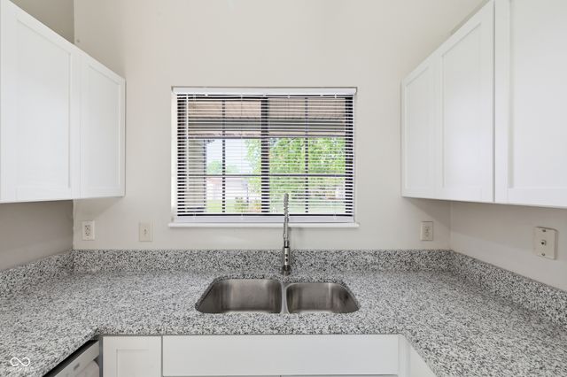 235 Meadow Glen Drive, Avon, IN 46123