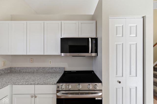 235 Meadow Glen Drive, Avon, IN 46123