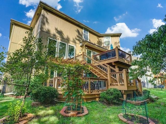 1221 SW Summit Crossing Drive, Lee's Summit, MO 64081