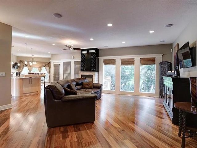 1221 SW Summit Crossing Drive, Lee's Summit, MO 64081