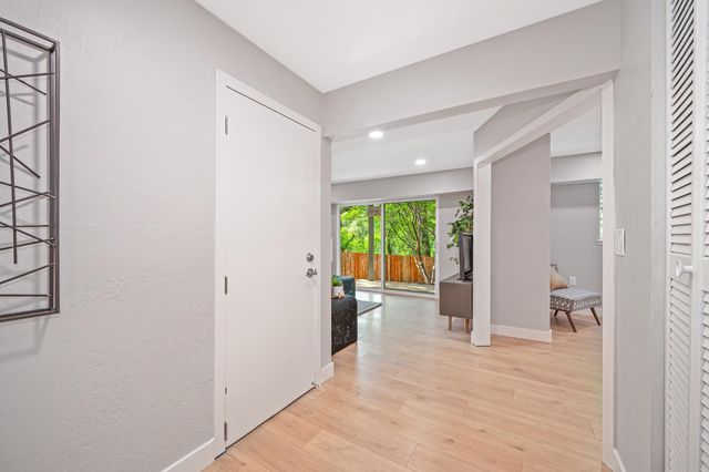 12730 Shockley Ct, Auburn, CA 95603