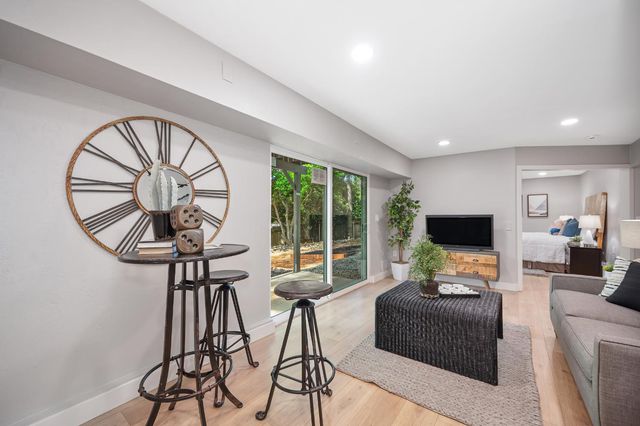 12730 Shockley Ct, Auburn, CA 95603