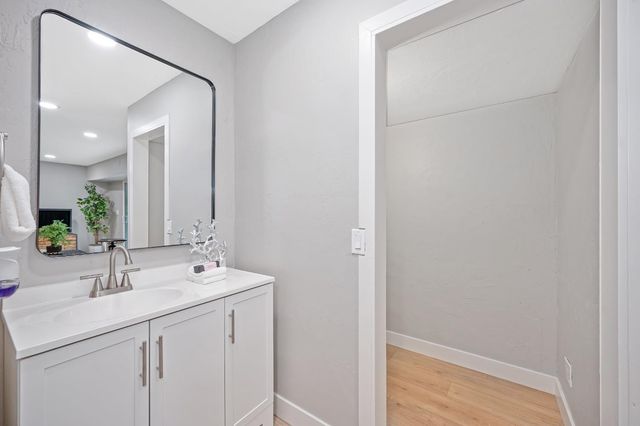 12730 Shockley Ct, Auburn, CA 95603