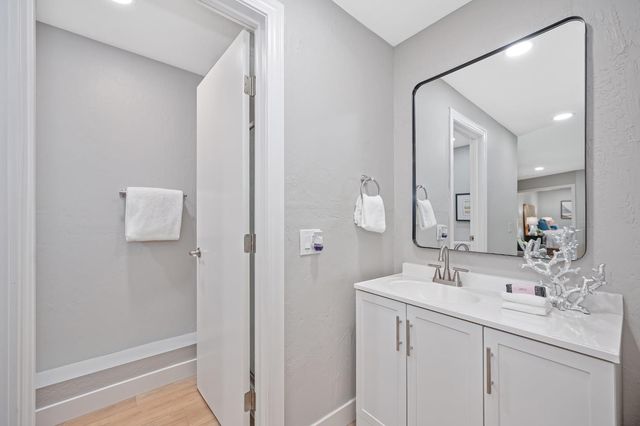 12730 Shockley Ct, Auburn, CA 95603