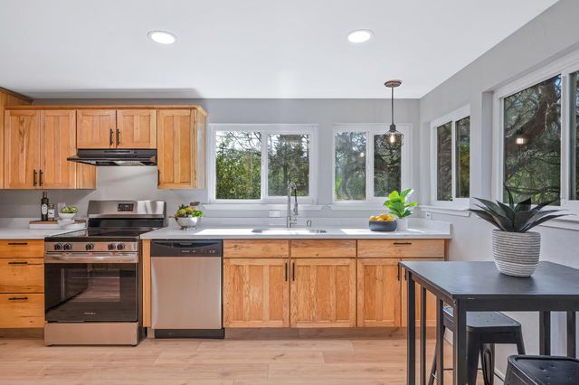 12730 Shockley Ct, Auburn, CA 95603