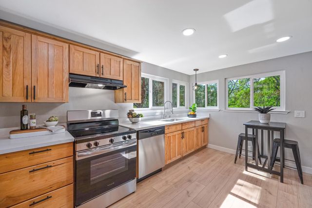 12730 Shockley Ct, Auburn, CA 95603