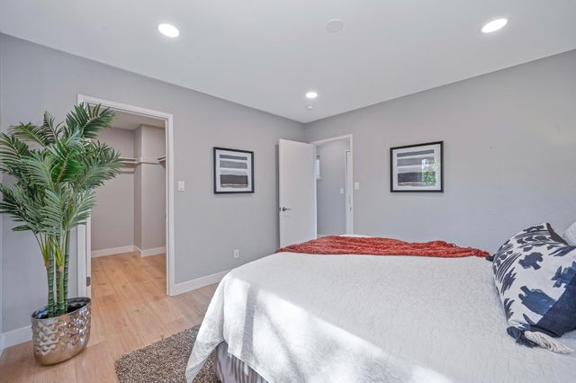 12730 Shockley Ct, Auburn, CA 95603