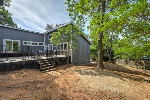 12730 Shockley Ct, Auburn, CA 95603