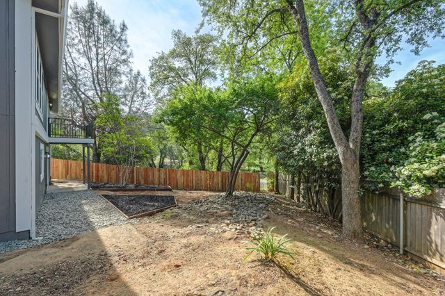12730 Shockley Ct, Auburn, CA 95603