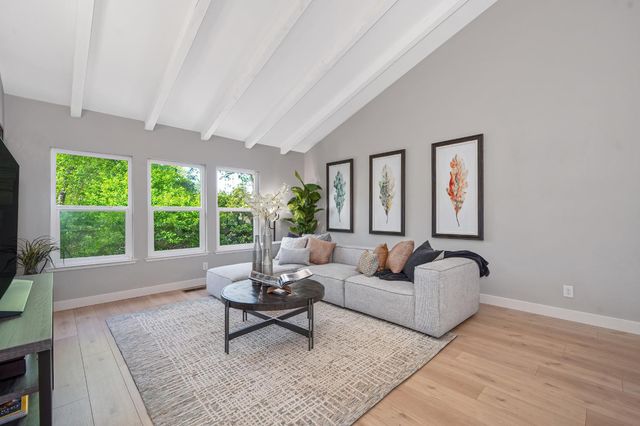 12730 Shockley Ct, Auburn, CA 95603