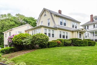 34 Worcester St, Grafton, MA 01519