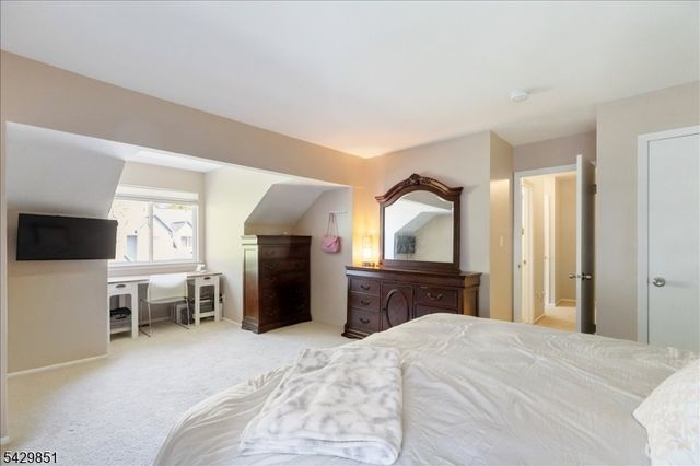 15 Garden Ct, Roxbury Twp., NJ 07876