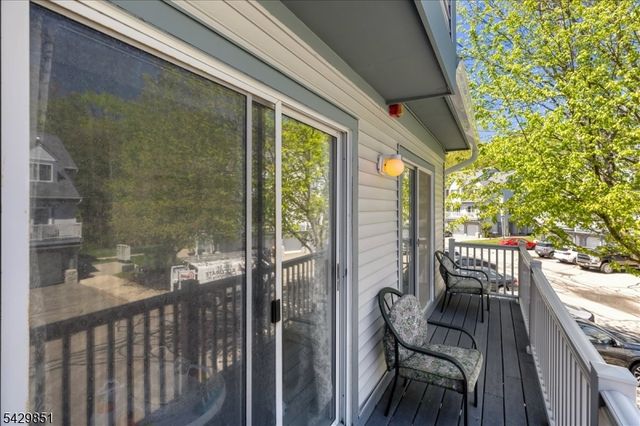 15 Garden Ct, Roxbury Twp., NJ 07876