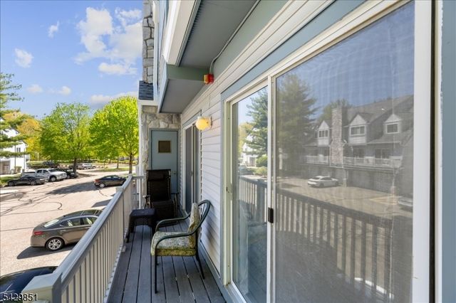 15 Garden Ct, Roxbury Twp., NJ 07876