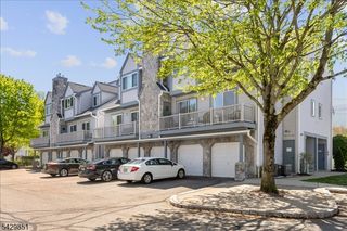 15 Garden Ct, Roxbury Twp., NJ 07876