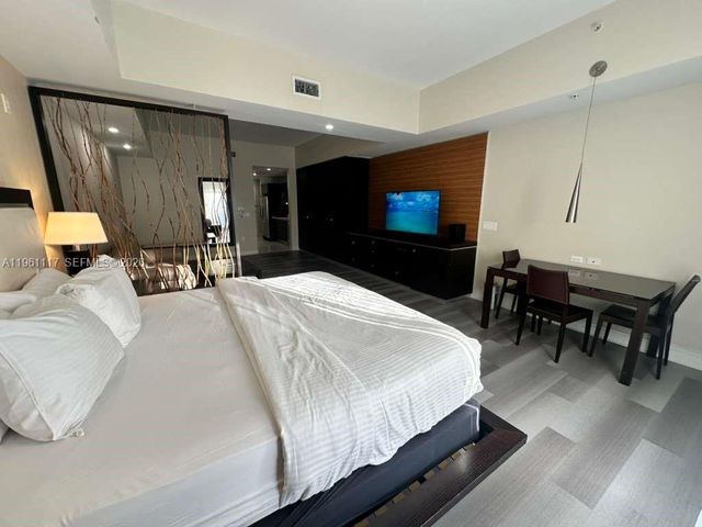 5300 NW 87th Ave 910, Doral, FL 33178