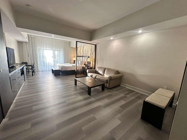 5300 NW 87th Ave 910, Doral, FL 33178