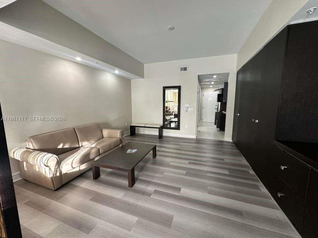 5300 NW 87th Ave 910, Doral, FL 33178