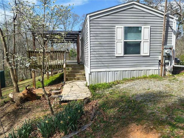 69 Gold Lake Dr, Cleveland, GA 30528