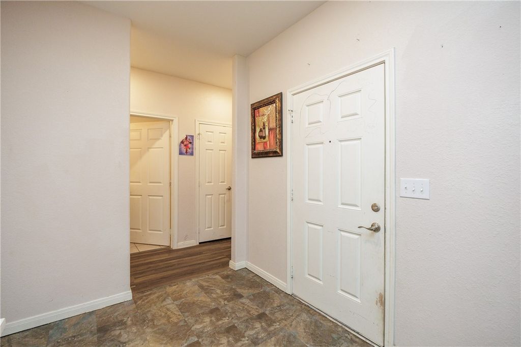 341 Woodlawn St, Sinton, TX 78387 — photo 4