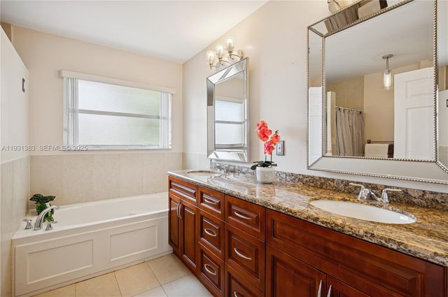 10871 NW 35th Pl, Sunrise, FL 33351