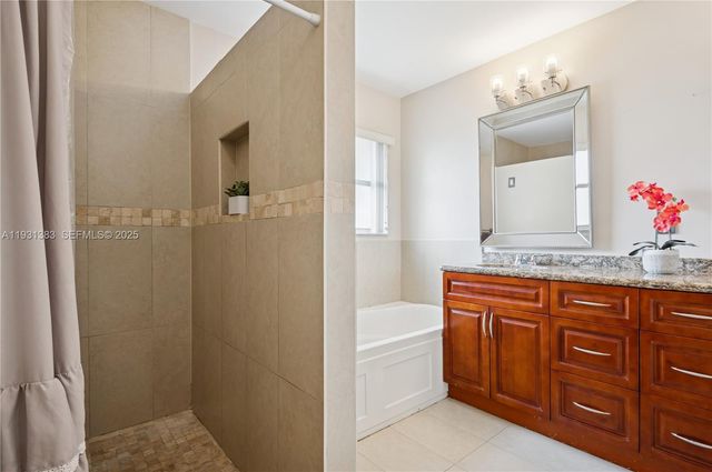 10871 NW 35th Pl, Sunrise, FL 33351