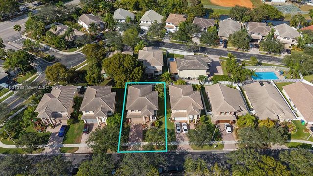 10871 NW 35th Pl, Sunrise, FL 33351