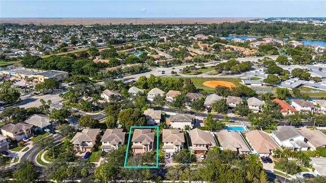 10871 NW 35th Pl, Sunrise, FL 33351