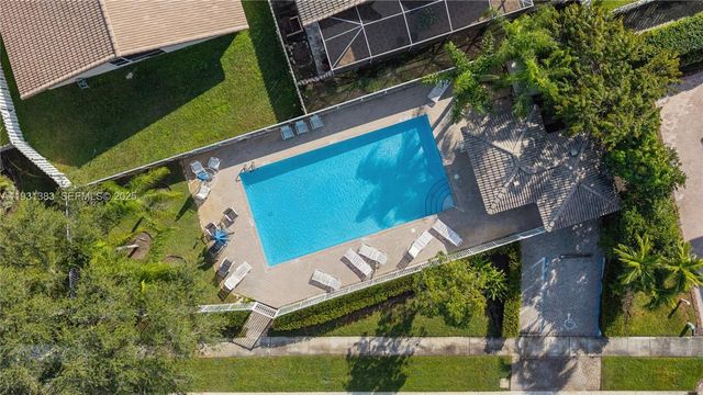 10871 NW 35th Pl, Sunrise, FL 33351