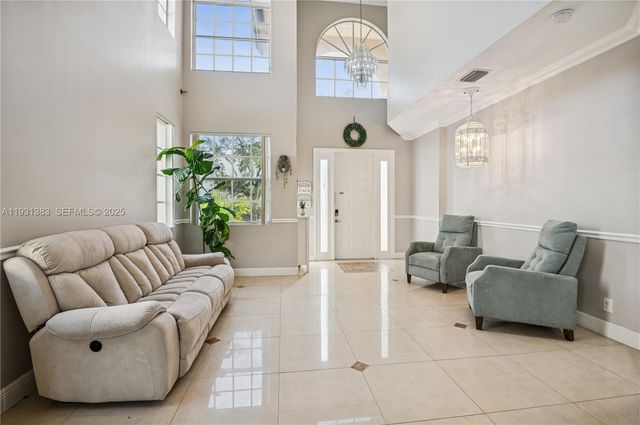 10871 NW 35th Pl, Sunrise, FL 33351