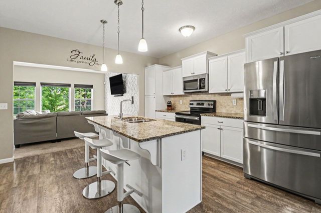 2129 Kensington Park Circle, Holland City, MI 49423