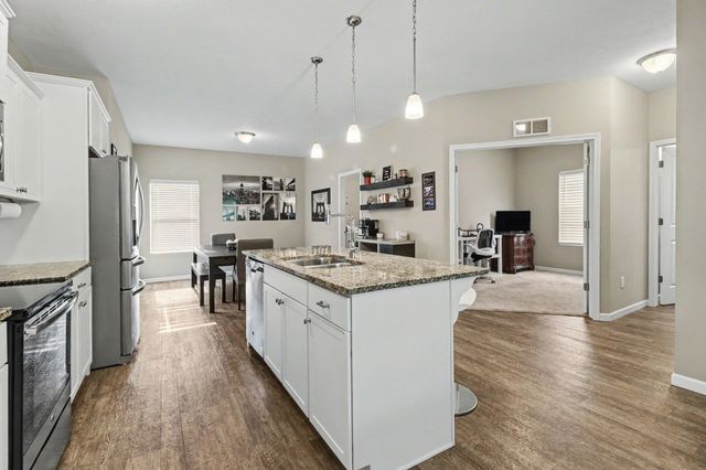 2129 Kensington Park Circle, Holland City, MI 49423